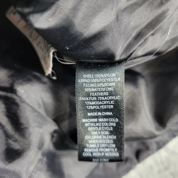 Express Coat Women's Size Medium Black Faux Fur Hood Down Filled Quilted - Picture 3 of 10